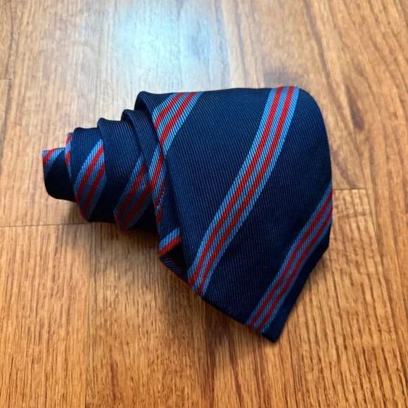 Burberrys navy blue silk tie with red and light blue stripes - Picture 1 of 11